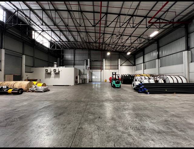 1,154M² WAREHOUSE TO LET IN AIRPORT INDUSTRIA
